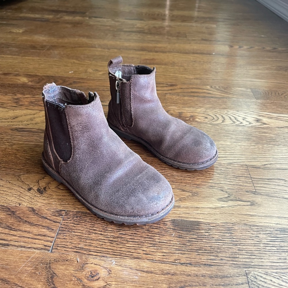 Boys 11 Ugg boots